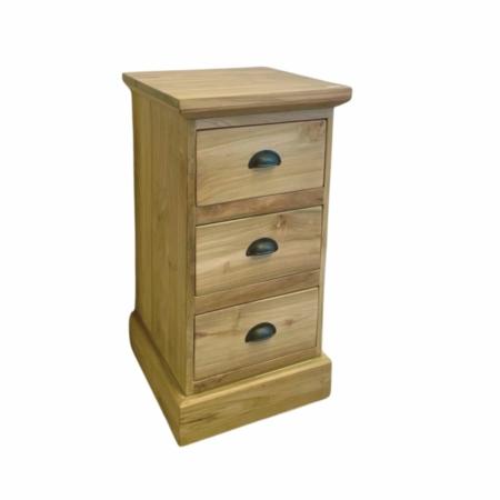 klassieke nachtkast met 3 laden gemaakt van teakhout